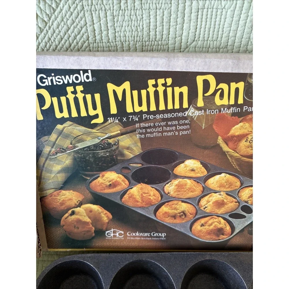 Griswold Vintage Puffy Muffin Pan Cast Iron Country Group w/ Original Box 11 Cup